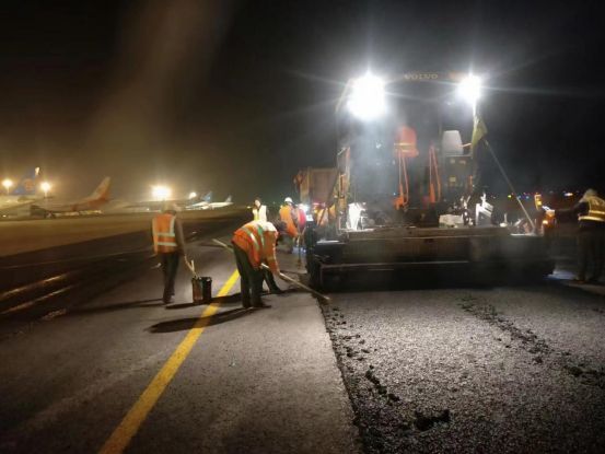 長沙太空金路橋材料有限公司,雙鋼輪壓路機,福格勒瀝青攤鋪機,AC系列,AF系列,SBS系列 長沙太空金路橋材料有限公司,雙鋼輪壓路機,福格勒瀝青攤鋪機,AC系列,AF系列,SBS系列