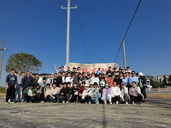 長(zhǎng)沙太空金路橋材料有限公司,雙鋼輪壓路機(jī),福格勒瀝青攤鋪機(jī),AC系列,AF系列,SBS系列