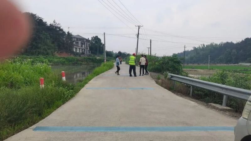 長(zhǎng)沙太空金路橋材料有限公司,雙鋼輪壓路機(jī),福格勒瀝青攤鋪機(jī),AC系列,AF系列,SBS系列